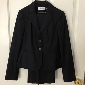 NWOT Calvin Klein suit navy pinstripe, 4P